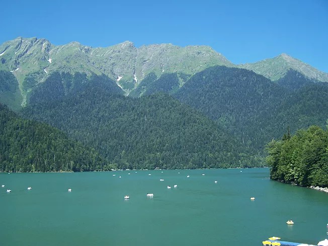 Абхазия — мой дом, и я с радостью приглашаю вас к себе в гости. Ekskursii Po Abhazii Kartinki Sochi Ekskursovod Gala Ejsner