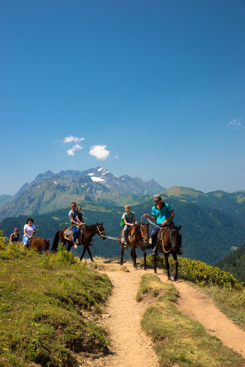 Рекламные Поездки На Кавказ&nbsp;Фотографий